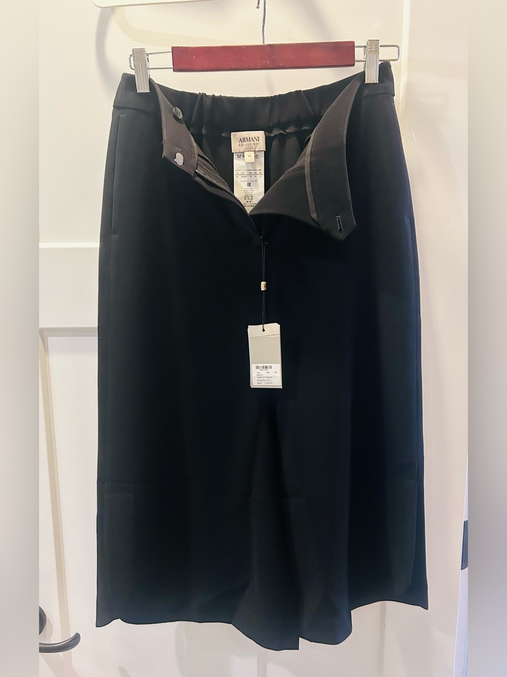 Giorgio Armani Black Women's A-Line below the knee pants